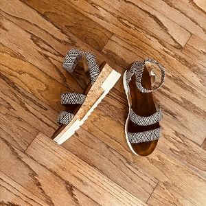 Altar’d State zigzag printed brown platform ankle wrap sandals size 10